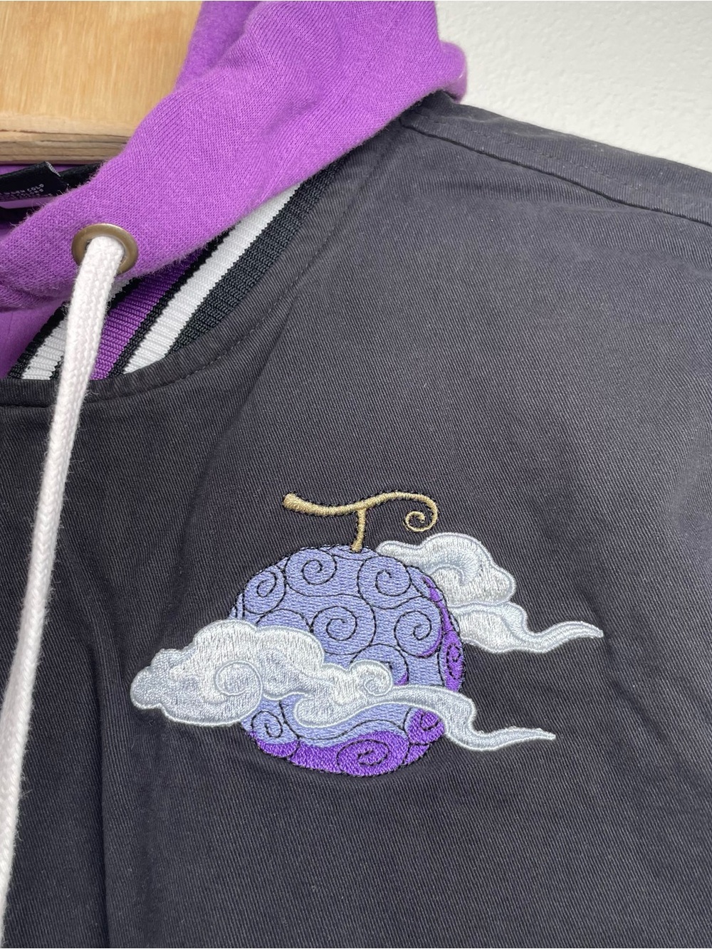 One Piece Sun God Nika Luffy Gear 5 Varsity Jacket Hot Topic Hooded Coat Size XL - Picture 4 of 10